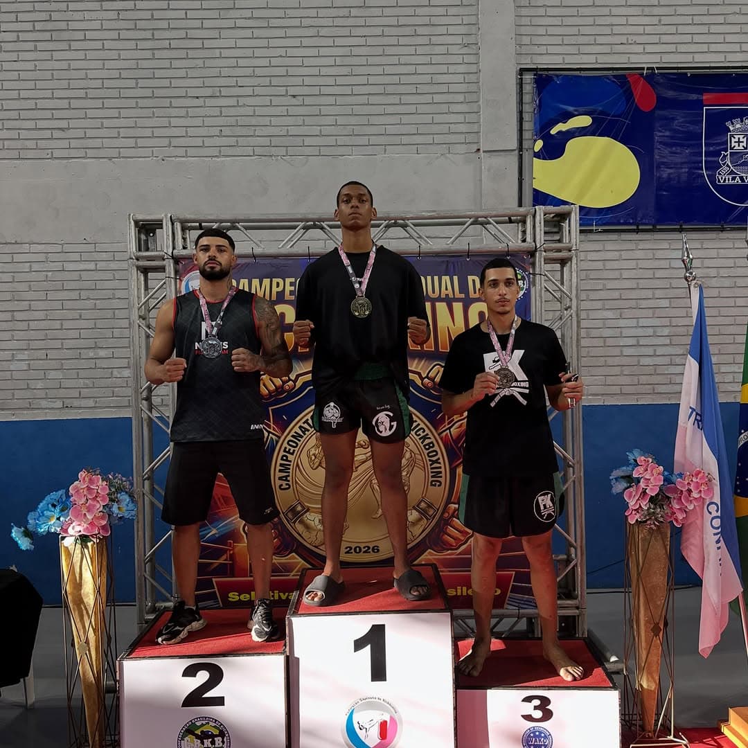 Hoje estive participando do estadual de kickboxing , e depois de 2 ...